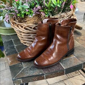 Frye Natalie cognac brown zip boots 8/ 8.5